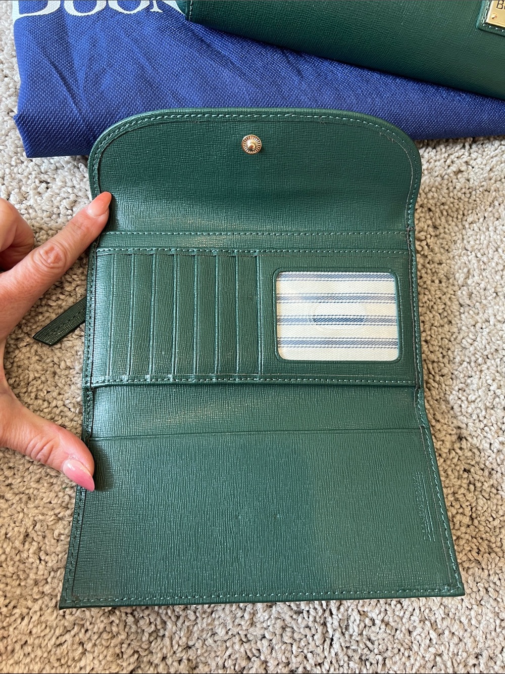 Dooney & Bourke Forest Green Leather Tote with Matching Wallet - Picture 2 of 8
